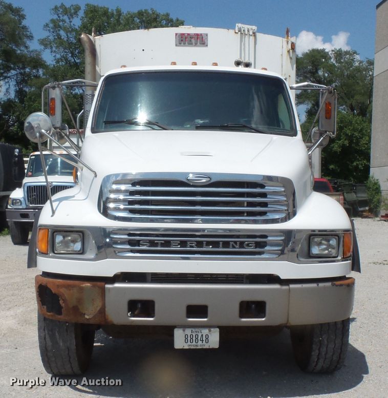 image for item FM9686 2004 Sterling Acterra refuse truck