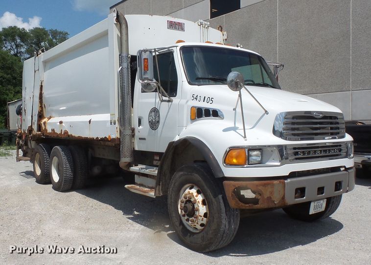 image for item FM9686 2004 Sterling Acterra refuse truck