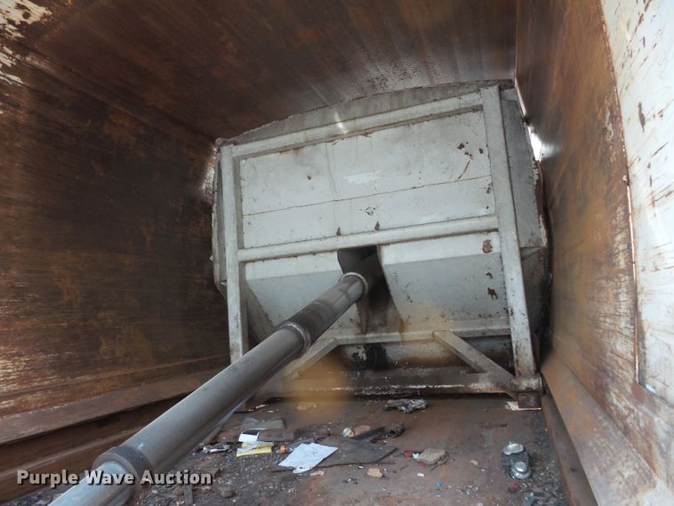 image for item FM9686 2004 Sterling Acterra refuse truck