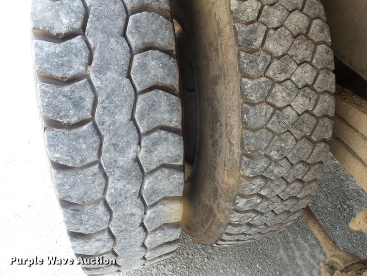 image for item FM9686 2004 Sterling Acterra refuse truck