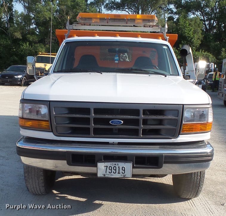 image for item FM9694 1997 Ford F450 Super Duty dump truck