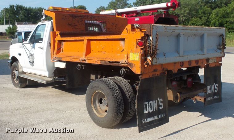 image for item FM9694 1997 Ford F450 Super Duty dump truck