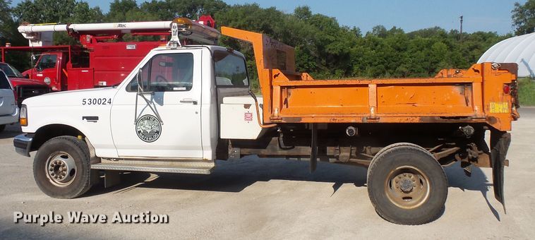 image for item FM9694 1997 Ford F450 Super Duty dump truck