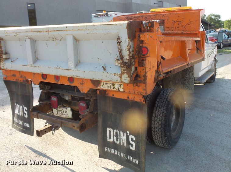 image for item FM9694 1997 Ford F450 Super Duty dump truck