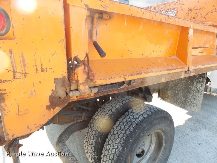 image for item FM9694 1997 Ford F450 Super Duty dump truck