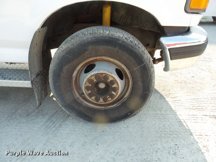 image for item FM9694 1997 Ford F450 Super Duty dump truck