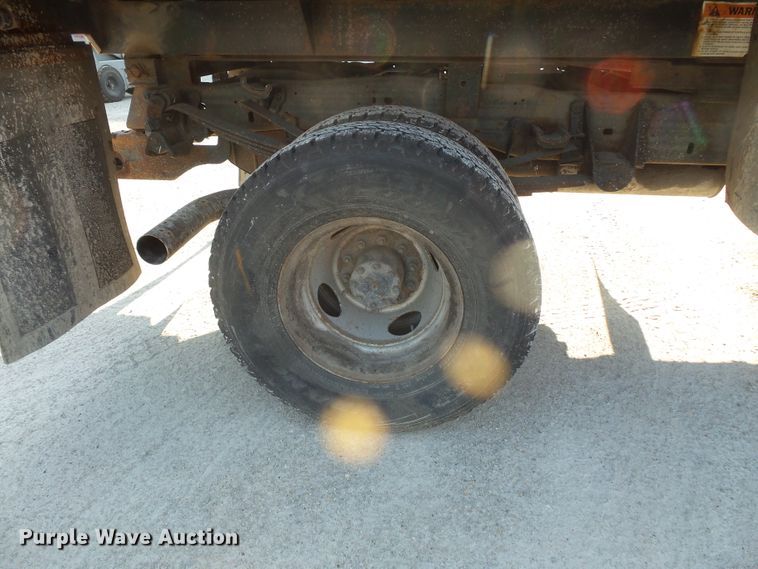 image for item FM9694 1997 Ford F450 Super Duty dump truck