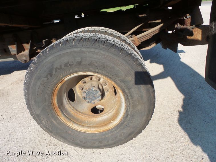 image for item FM9694 1997 Ford F450 Super Duty dump truck