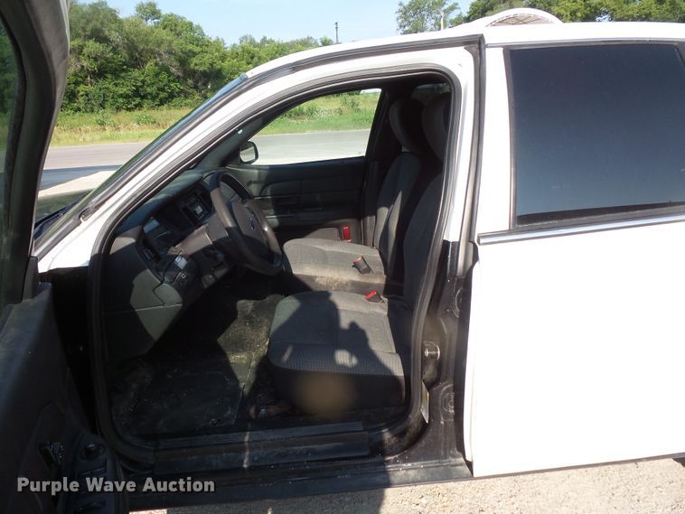 image for item FM9695 2011 Ford Crown Victoria Police Interceptor