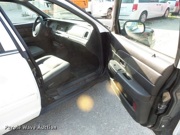 image for item FM9695 2011 Ford Crown Victoria Police Interceptor