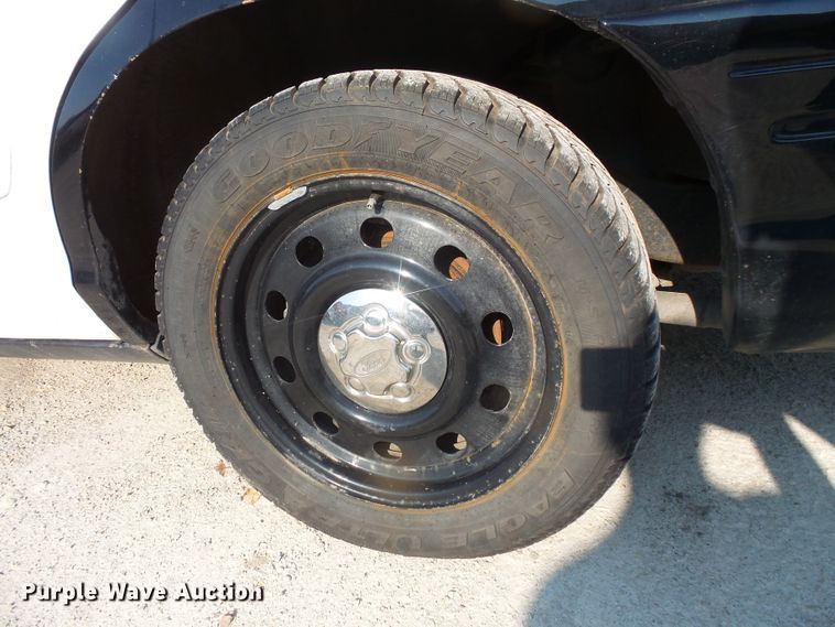 image for item FM9695 2011 Ford Crown Victoria Police Interceptor