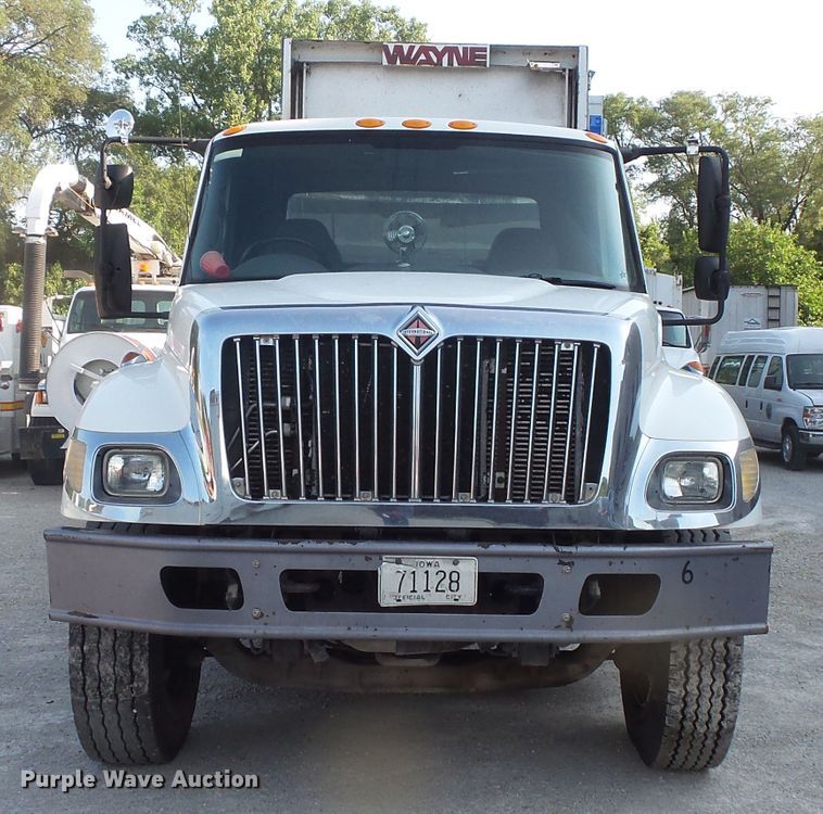 image for item FM9696 2006 International 7400 refuse truck