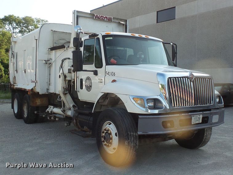 image for item FM9696 2006 International 7400 refuse truck