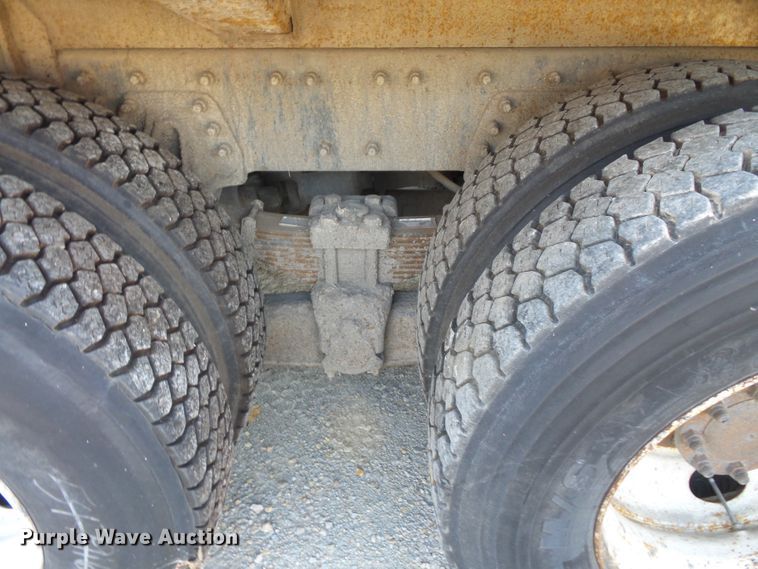 image for item FM9696 2006 International 7400 refuse truck