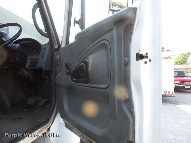 image for item FM9696 2006 International 7400 refuse truck