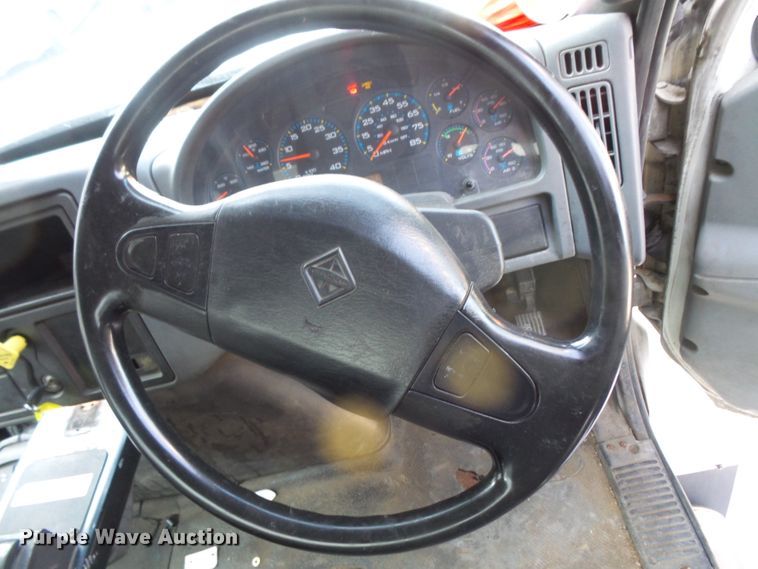 image for item FM9696 2006 International 7400 refuse truck