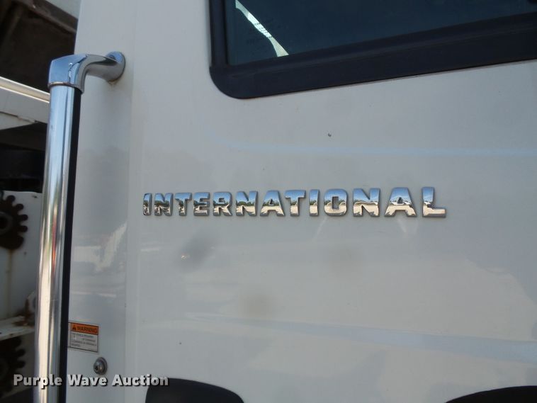 image for item FM9696 2006 International 7400 refuse truck