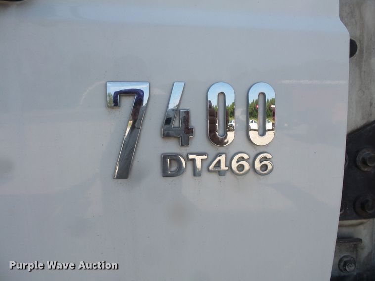 image for item FM9696 2006 International 7400 refuse truck