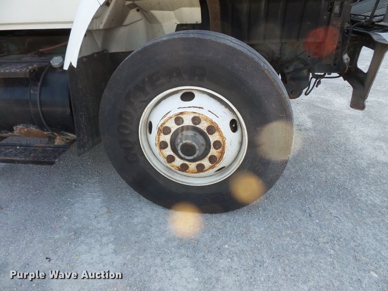 image for item FM9696 2006 International 7400 refuse truck