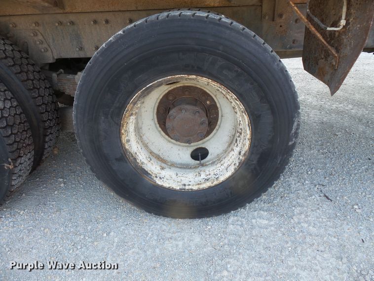 image for item FM9696 2006 International 7400 refuse truck