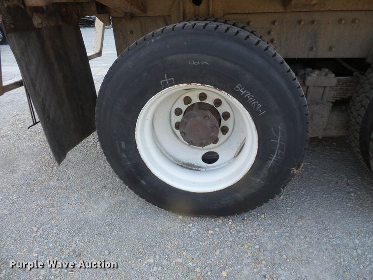 image for item FM9696 2006 International 7400 refuse truck