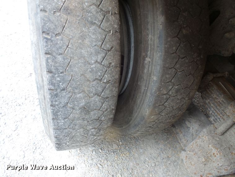 image for item FM9696 2006 International 7400 refuse truck