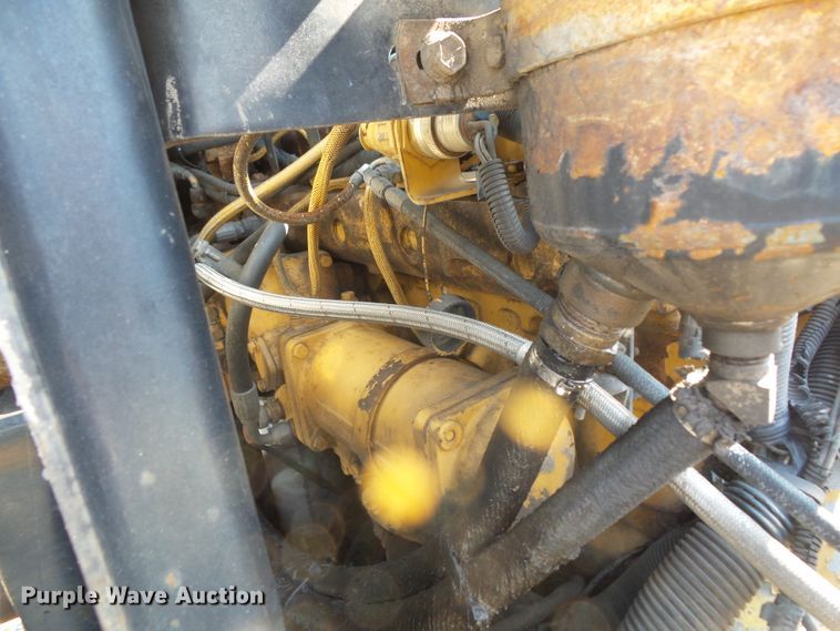 image for item FM9697 1998 Volvo Xpeditor semi truck