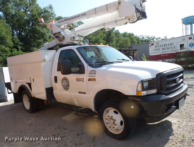 image for item FM9698 2004 Ford F550 Super Duty bucket truck