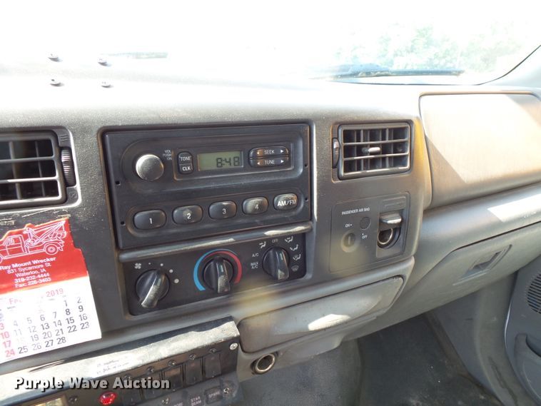 image for item FM9698 2004 Ford F550 Super Duty bucket truck