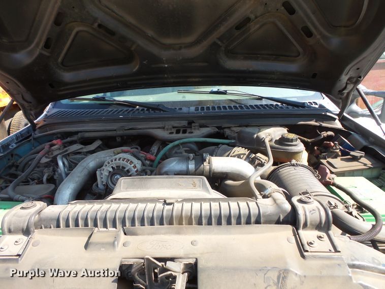 image for item FM9698 2004 Ford F550 Super Duty bucket truck