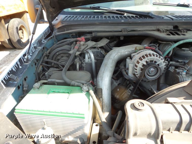 image for item FM9698 2004 Ford F550 Super Duty bucket truck