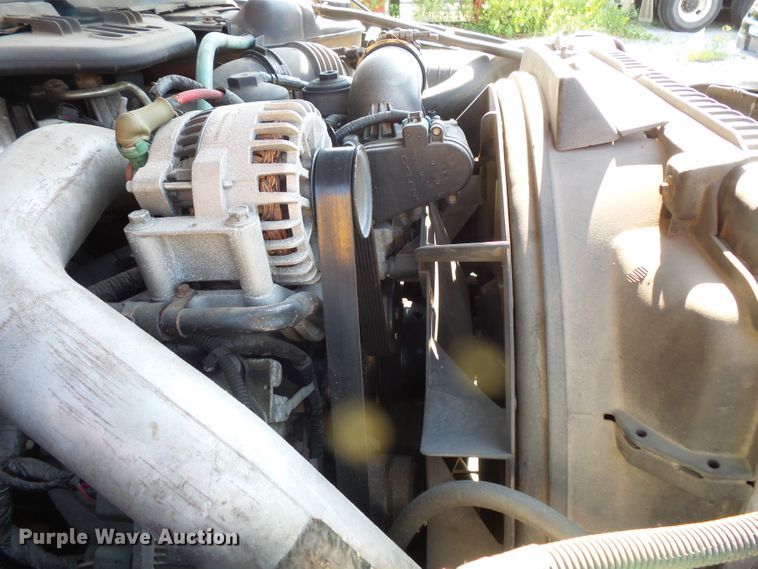 image for item FM9698 2004 Ford F550 Super Duty bucket truck