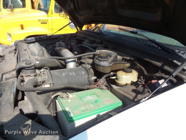 image for item FM9698 2004 Ford F550 Super Duty bucket truck