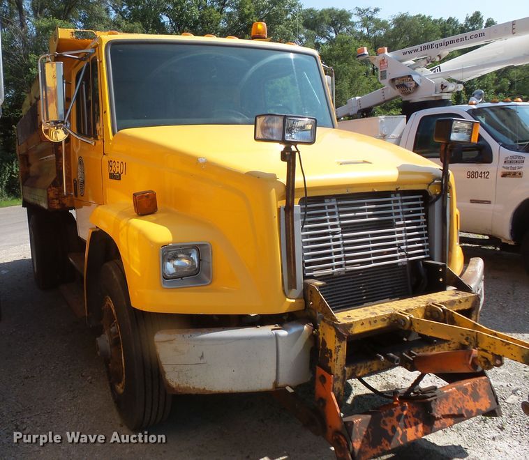 image for item FM9699 2000 Freightliner FL70 dump truck