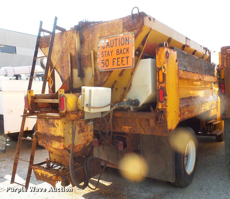 image for item FM9699 2000 Freightliner FL70 dump truck