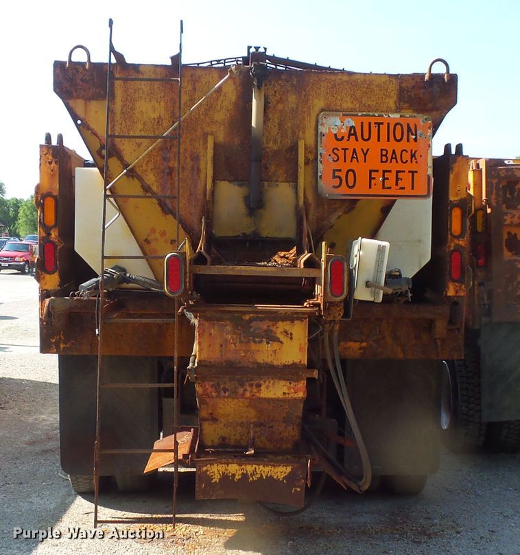 image for item FM9699 2000 Freightliner FL70 dump truck