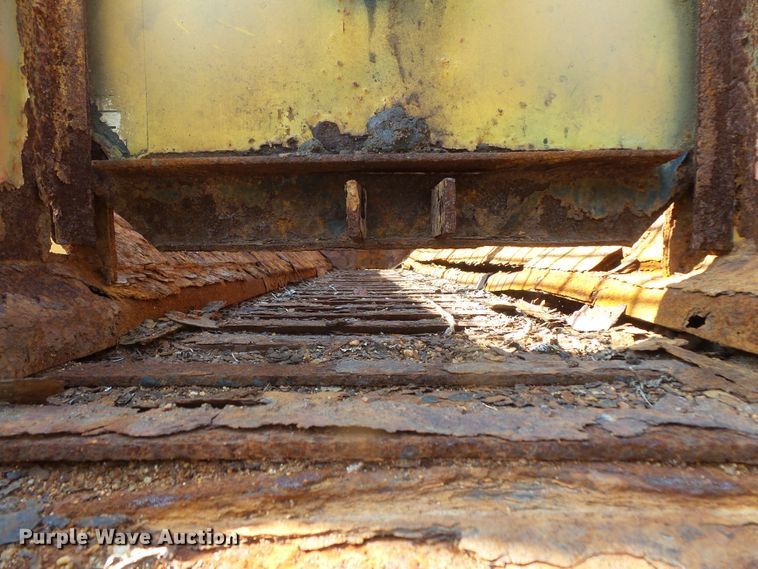 image for item FM9699 2000 Freightliner FL70 dump truck