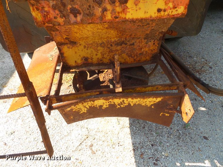 image for item FM9699 2000 Freightliner FL70 dump truck