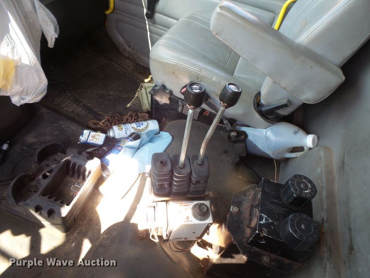 image for item FM9699 2000 Freightliner FL70 dump truck