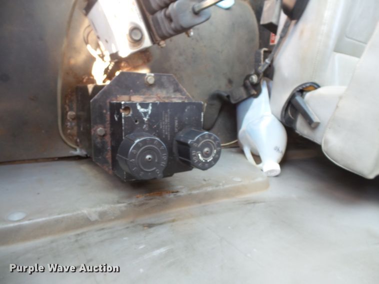 image for item FM9699 2000 Freightliner FL70 dump truck