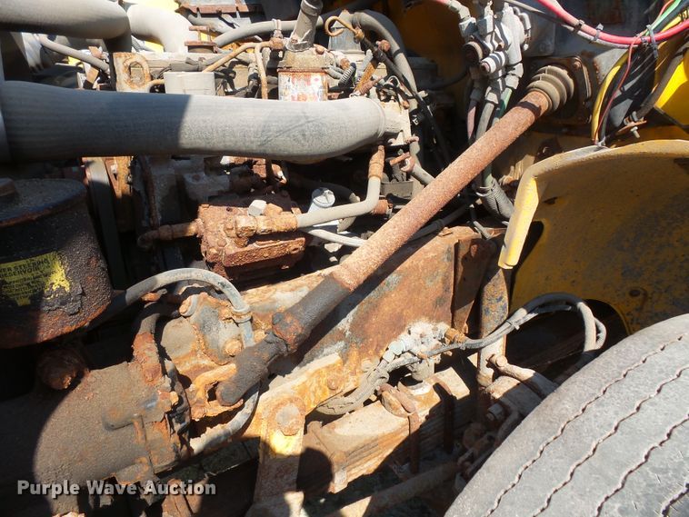 image for item FM9699 2000 Freightliner FL70 dump truck