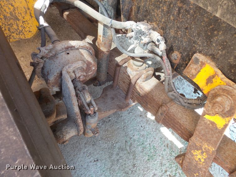 image for item FM9699 2000 Freightliner FL70 dump truck