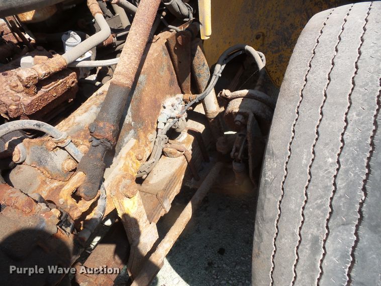 image for item FM9699 2000 Freightliner FL70 dump truck