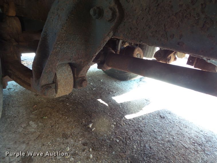 image for item FM9699 2000 Freightliner FL70 dump truck