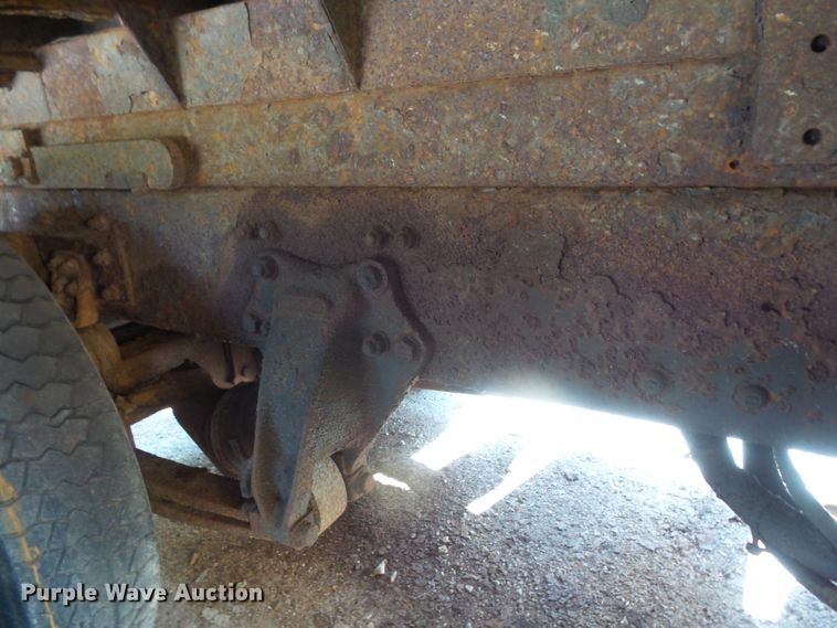 image for item FM9699 2000 Freightliner FL70 dump truck