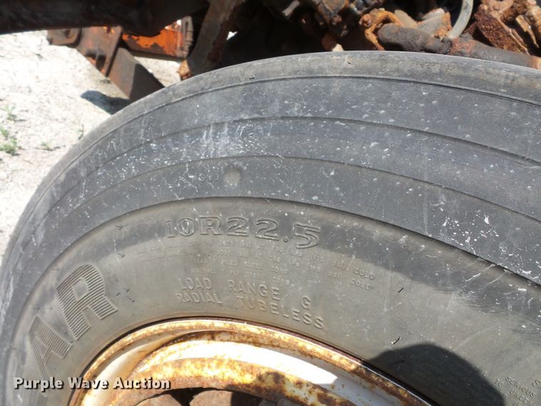 image for item FM9699 2000 Freightliner FL70 dump truck