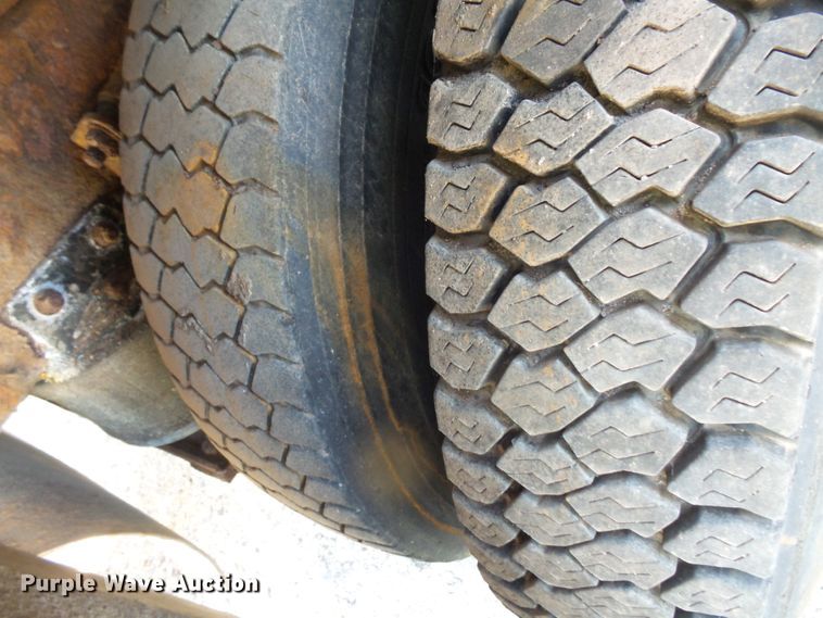 image for item FM9699 2000 Freightliner FL70 dump truck