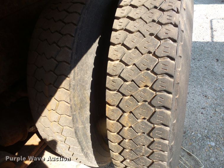 image for item FM9699 2000 Freightliner FL70 dump truck