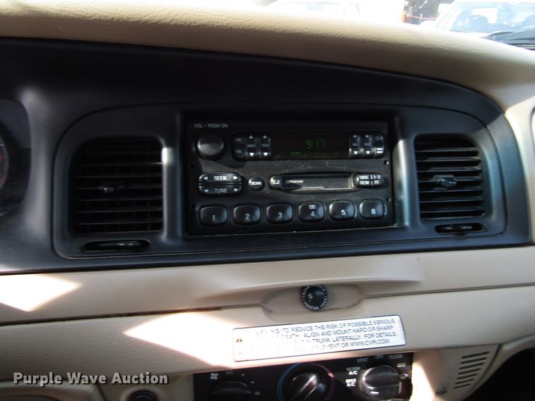 image for item FO9305 2006 Ford Crown Victoria Police Interceptor