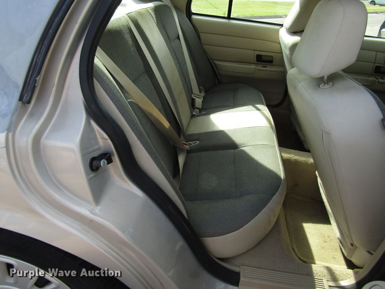 image for item FO9305 2006 Ford Crown Victoria Police Interceptor